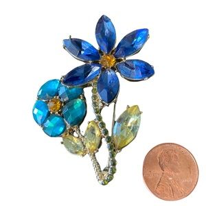 Napier Flower 🌸 Brooch Pin Vintage